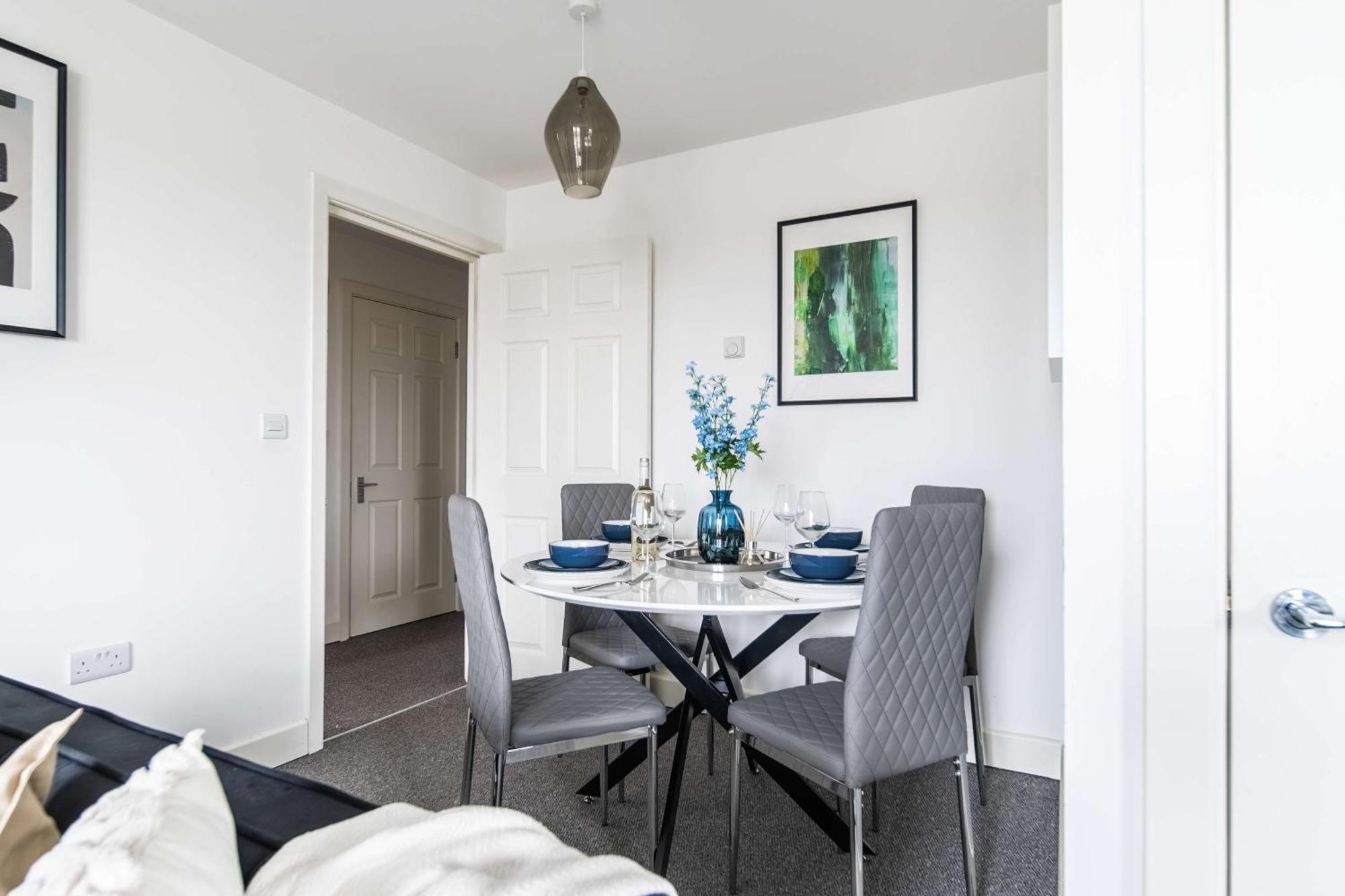 Apartment Affordable 1 & 2 Bed In Slough, Great Heathrow Location