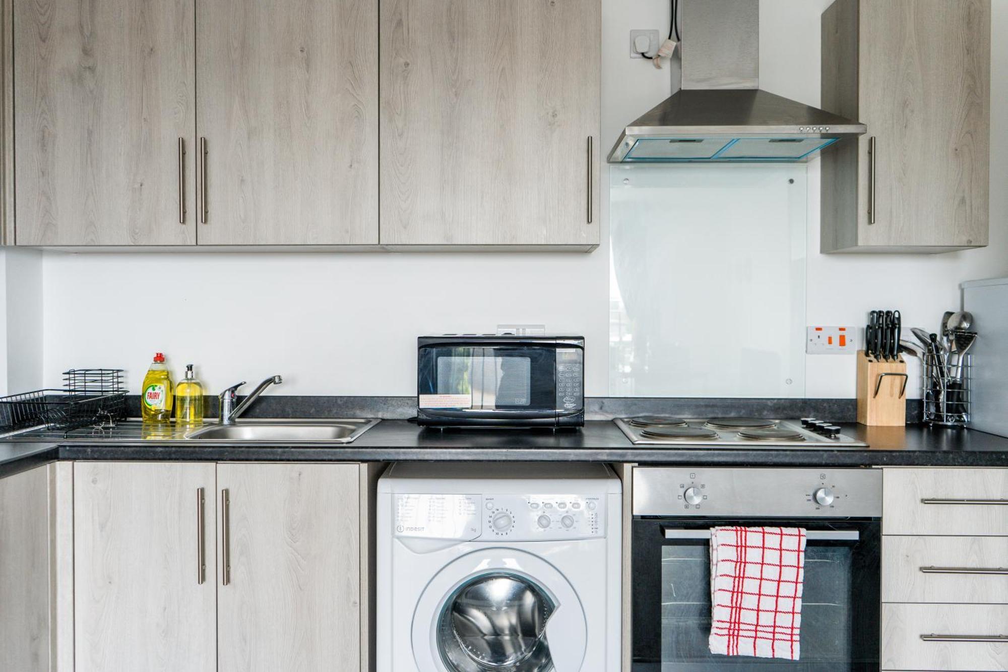 Affordable 1 & 2 Bed In Slough, Great Heathrow Location * Colnbrook