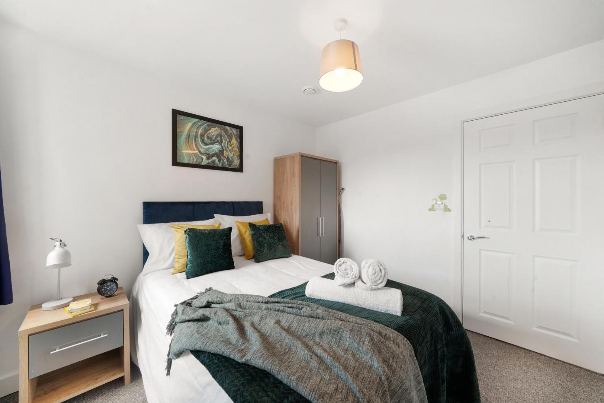 Affordable 1 & 2 Bed In Slough, Great Heathrow Location *