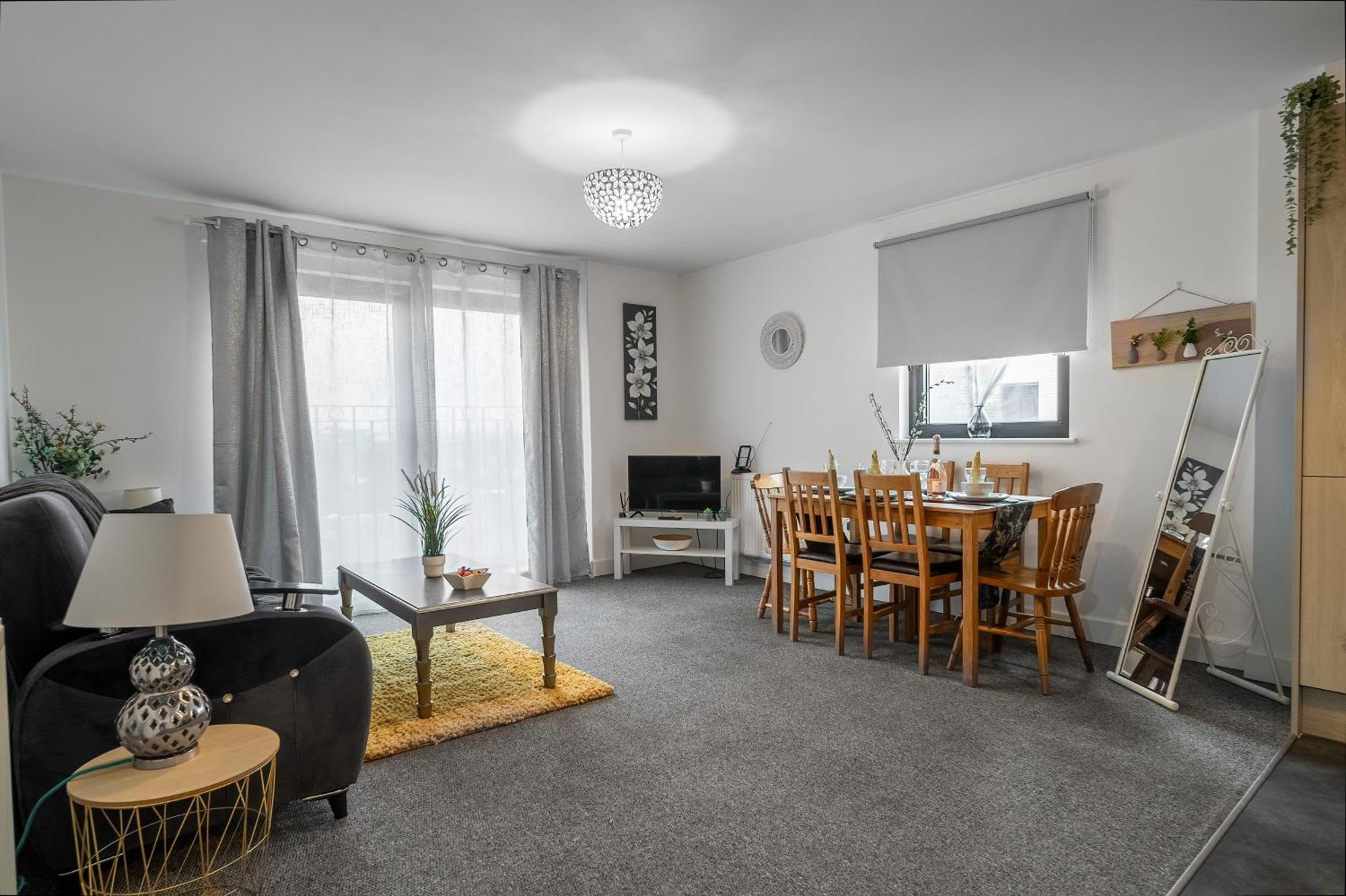 Apartment Affordable 1 & 2 Bed In Slough, Great Heathrow Location