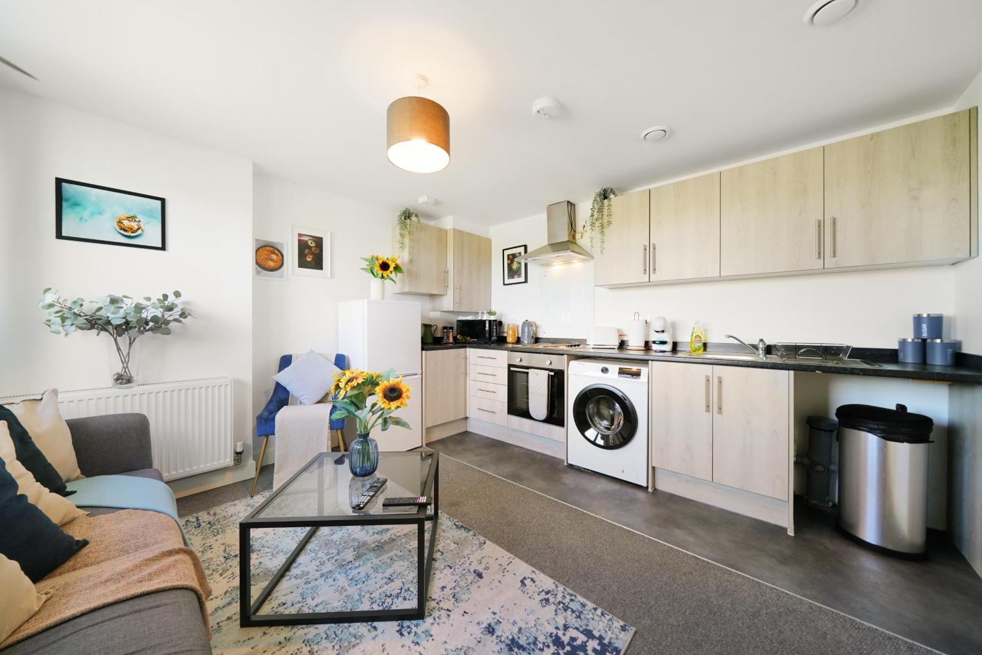 Affordable 1 & 2 Bed In Slough, Great Heathrow Location *