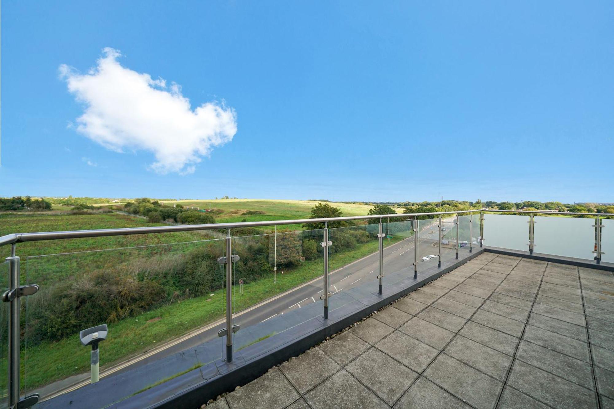 Affordable 1 & 2 Bed In Slough, Great Heathrow Location * Colnbrook