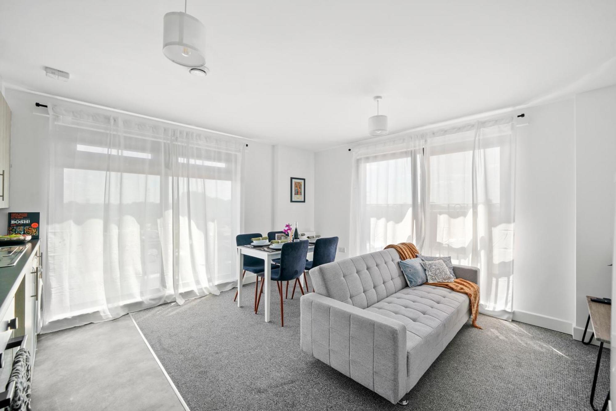 Affordable 1 & 2 Bed In Slough, Great Heathrow Location *
