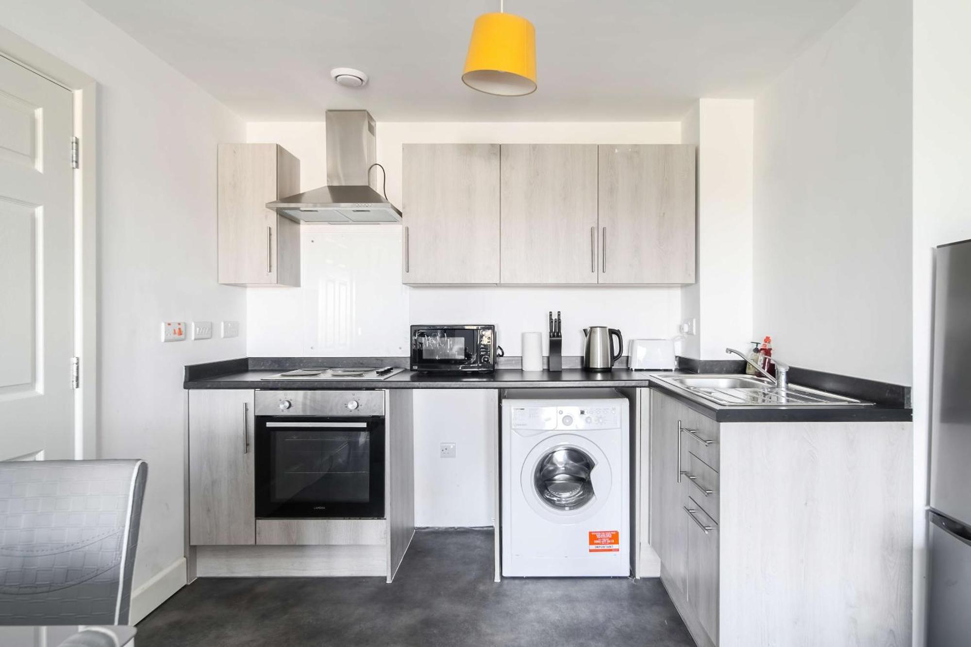 Apartment Affordable 1 & 2 Bed In Slough, Great Heathrow Location *