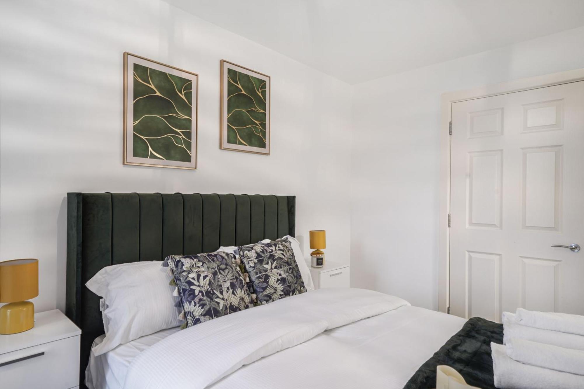 Affordable 1 & 2 Bed In Slough, Great Heathrow Location * Colnbrook