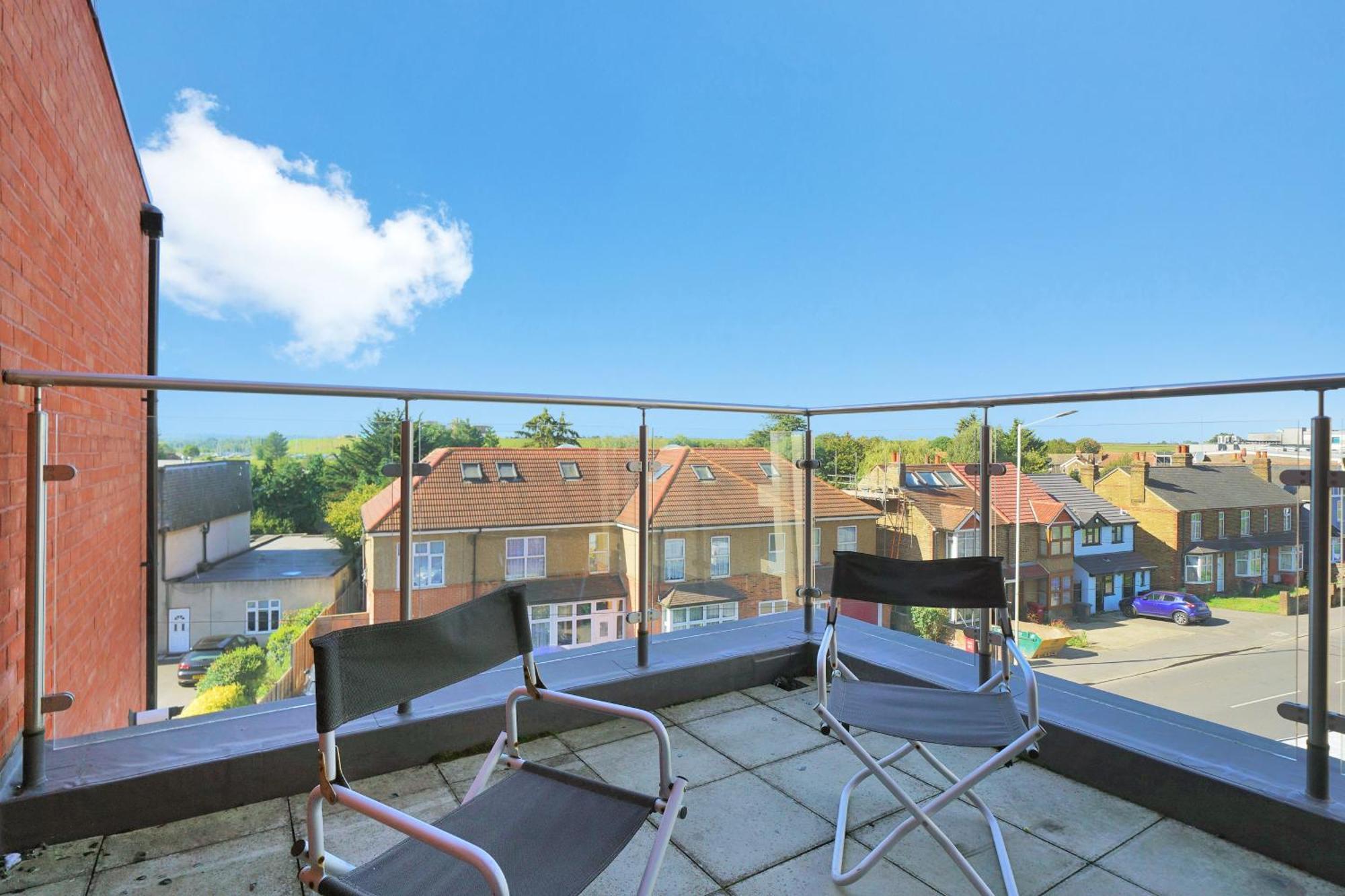 Affordable 1 & 2 Bed In Slough, Great Heathrow Location *