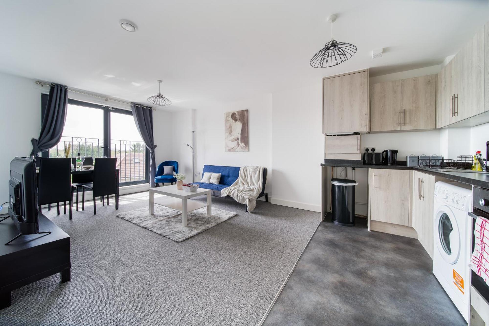 Affordable 1 & 2 Bed In Slough, Great Heathrow Location Apartment Colnbrook