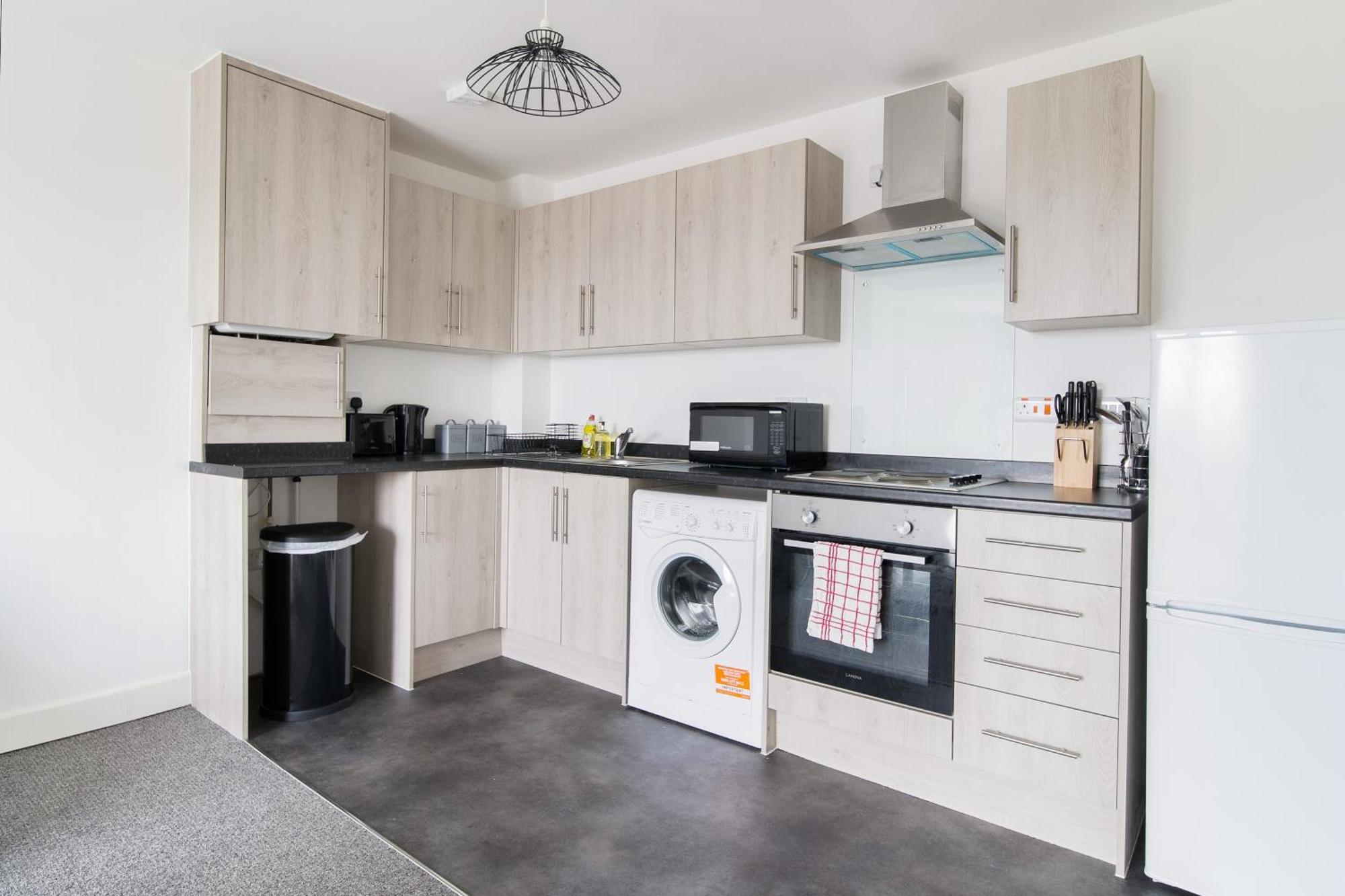 Apartment Affordable 1 & 2 Bed In Slough, Great Heathrow Location