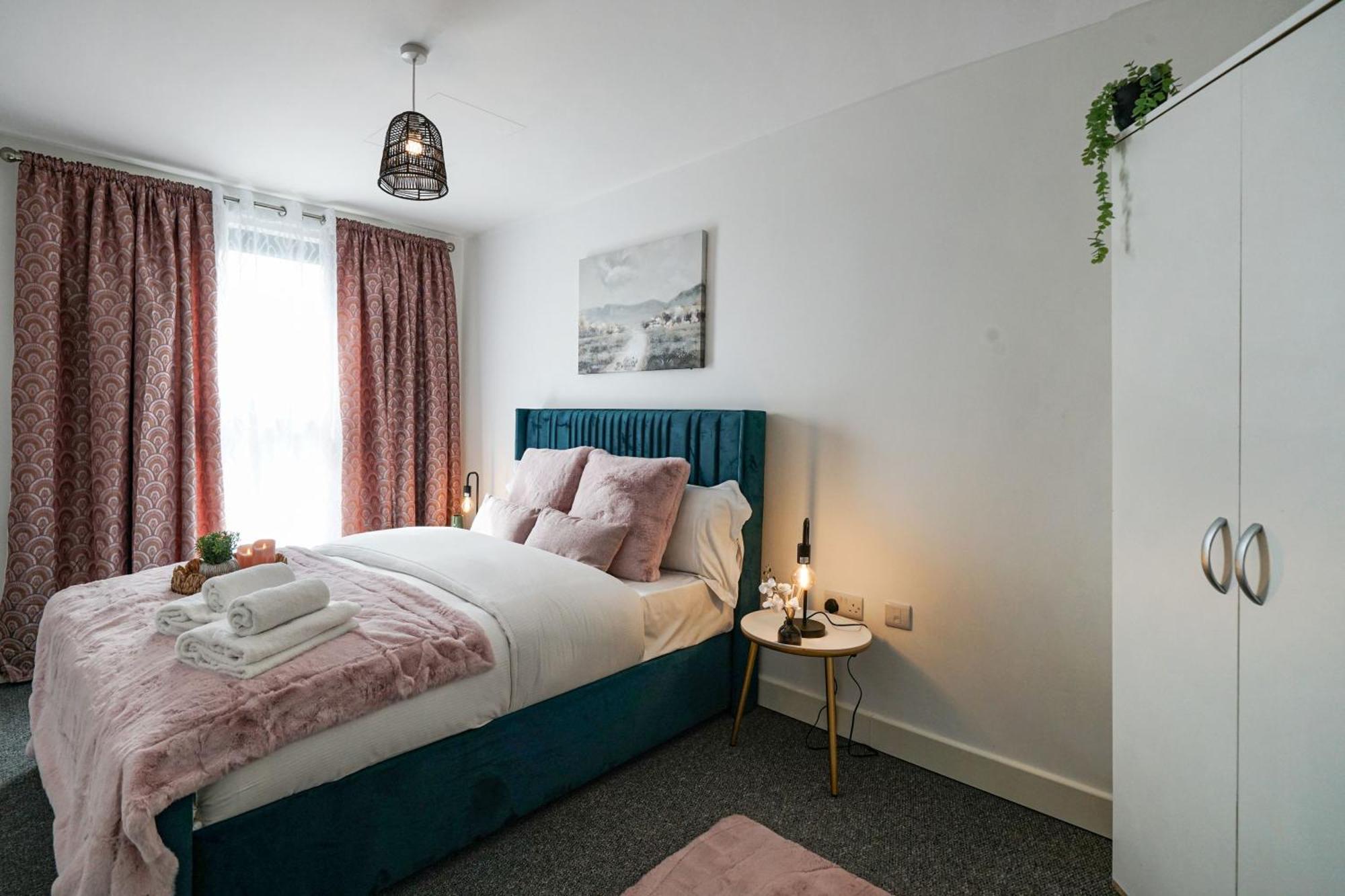 Apartment Affordable 1 & 2 Bed In Slough, Great Heathrow Location
