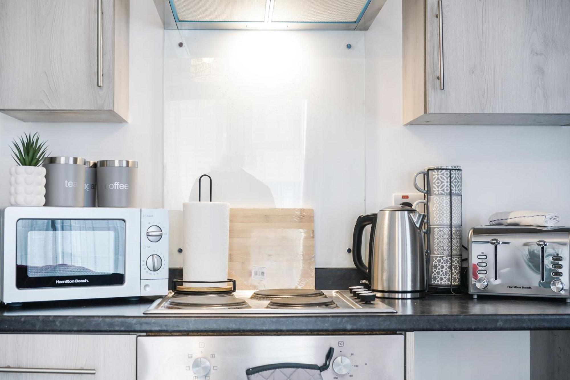Affordable 1 & 2 Bed In Slough, Great Heathrow Location Colnbrook