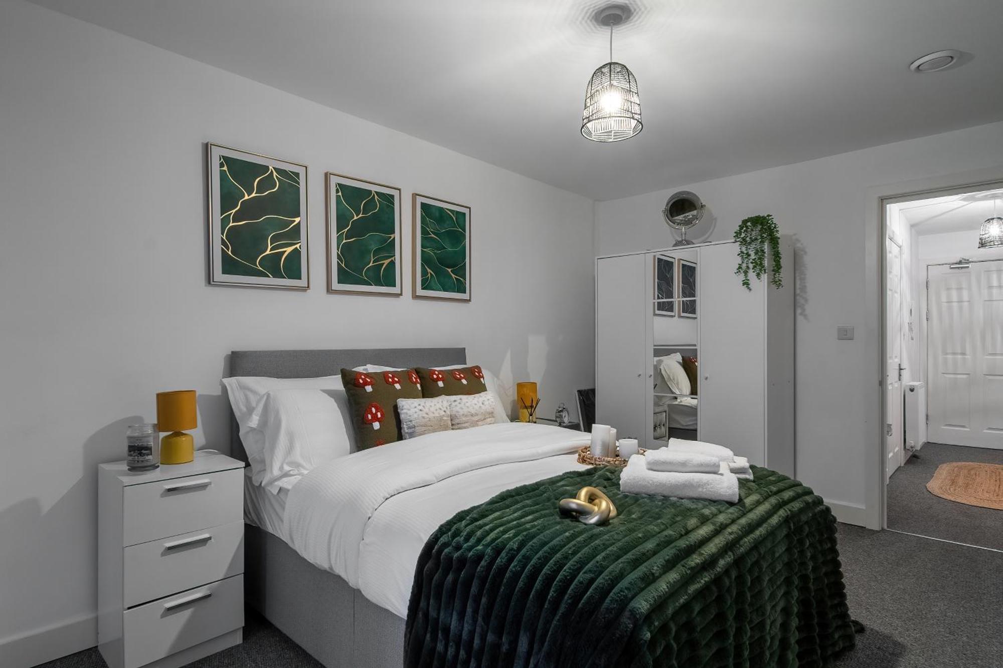 Affordable 1 & 2 Bed In Slough, Great Heathrow Location Colnbrook